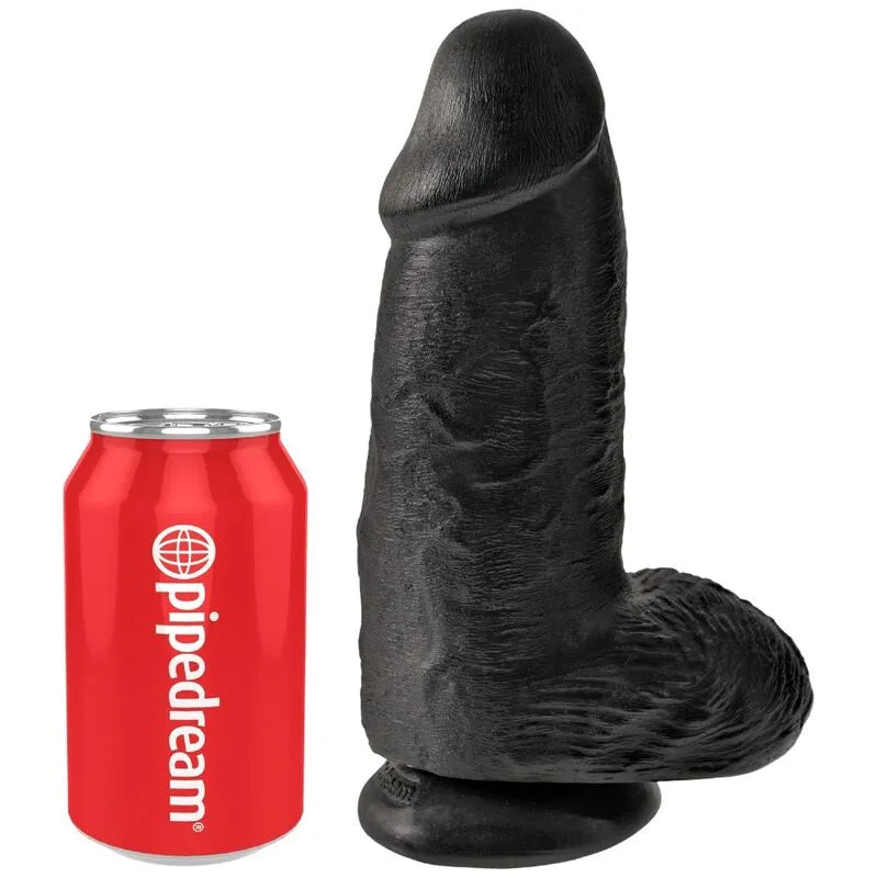 Gode réaliste noir texturé avec ventouse, veiné et sculpté, à côté d'une canette rouge pour comparaison de taille.