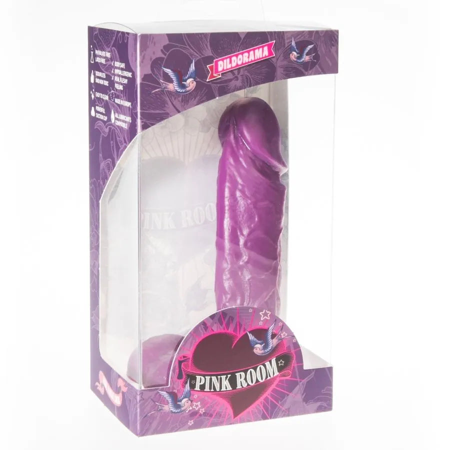 Godemichet réaliste violet avec ventouse, texture lisse, en PVC hypoallergénique, dans un emballage transparent.