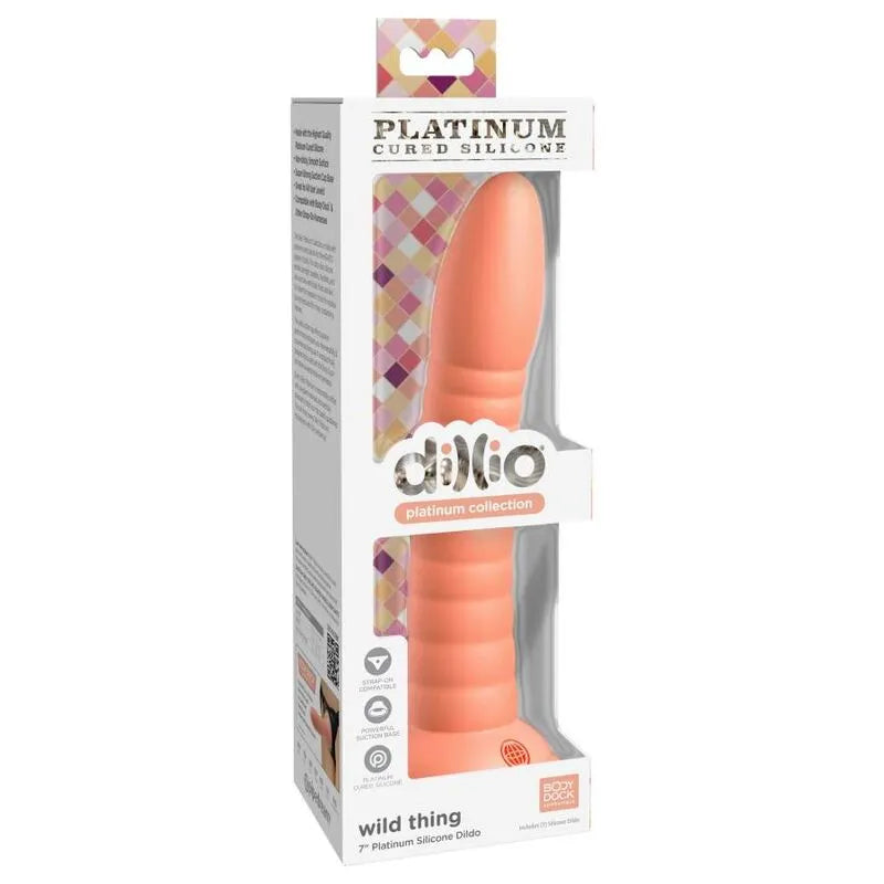 Godemichet rose en silicone platine, surface lisse, ventouse, compatible harnais, dans emballage Dillio Platinum.