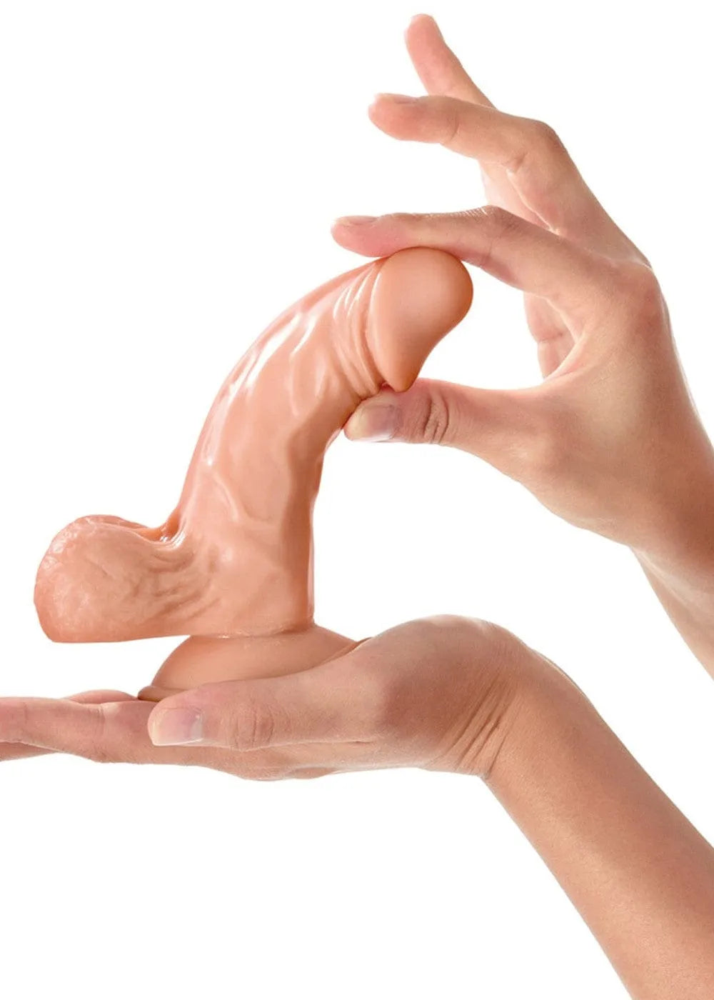 Gode réaliste va et vient avec ventouse, couleur chair, testicules, sans phtalates, longueur 13 cm, diamètre 3,8 cm.