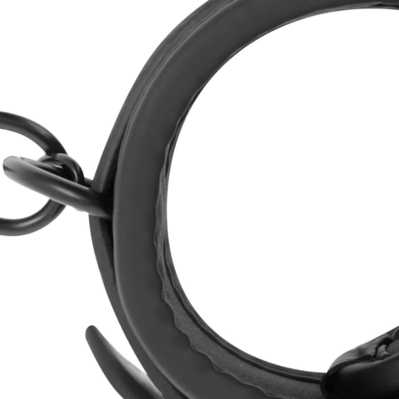 Ensemble BDSM vegan noir, harnais cervical rembourré néoprène, lanières ajustables, confort et sécurité éthique.