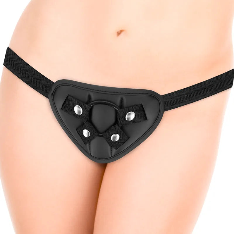 Harnais noir en vinyle doux avec trois anneaux, ajustable, compatible godes silicone, porté sur mannequin.