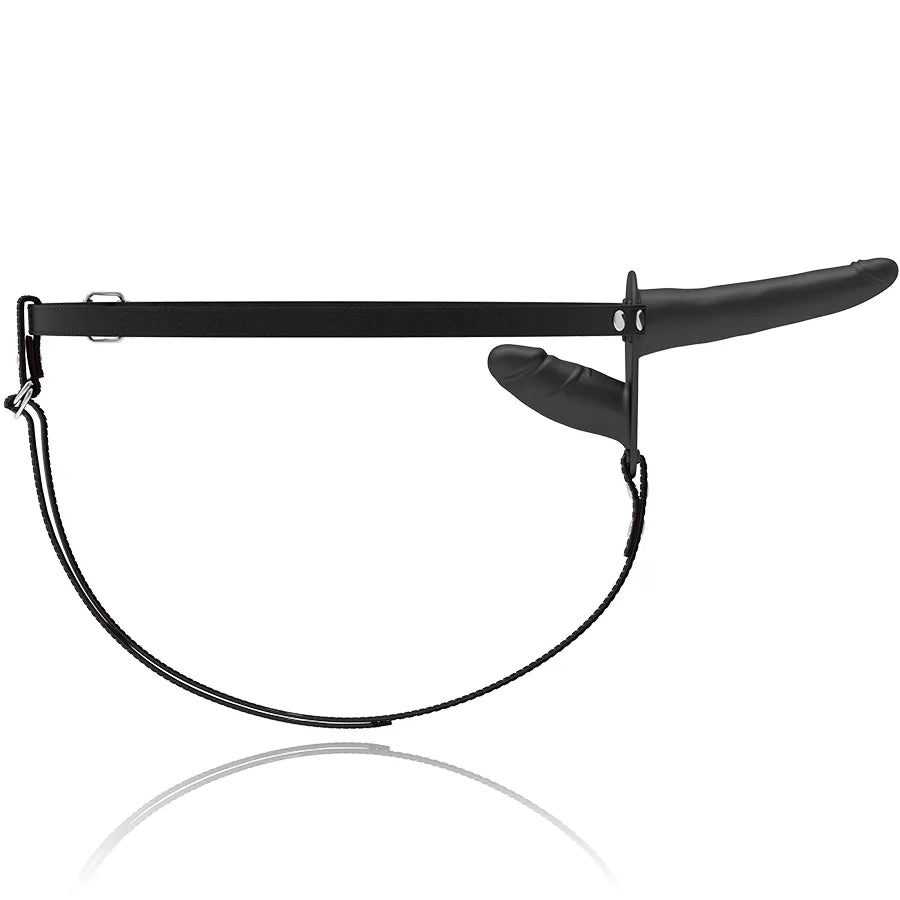 Harnais noir double pénétration en silicone hypoallergénique, godes 15cm et 8cm, ajustable pour hanches généreuses.