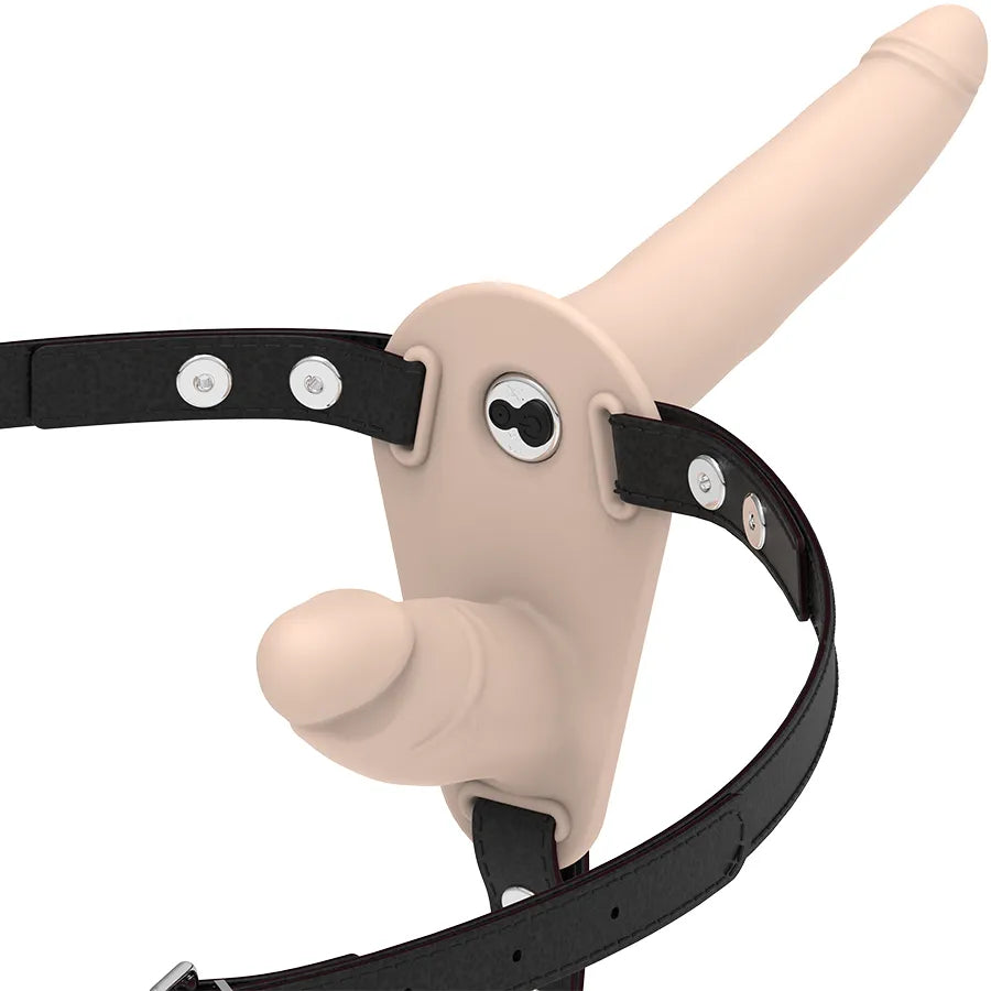 Harnais double pénétration silicone beige, godes 15 cm et 8 cm, sangles ajustables noires, hypoallergénique, submersible.