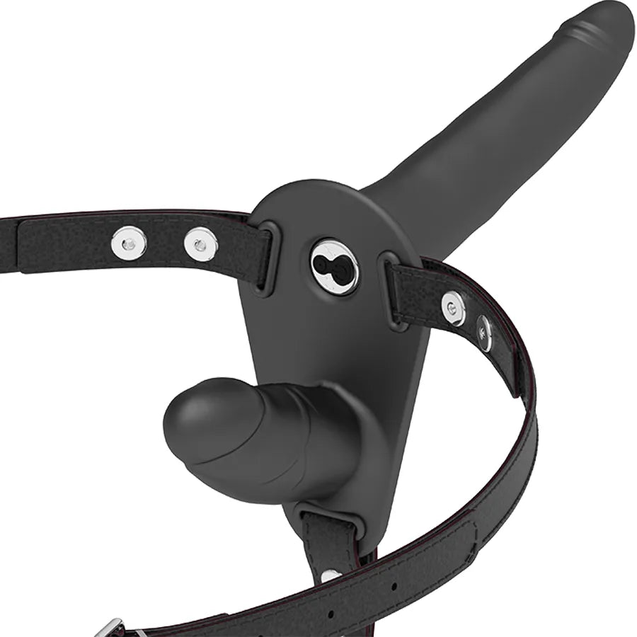 Harnais double pénétration noir en silicone, réglable, ergonomique, avec deux stimulateurs et sangles ajustables.