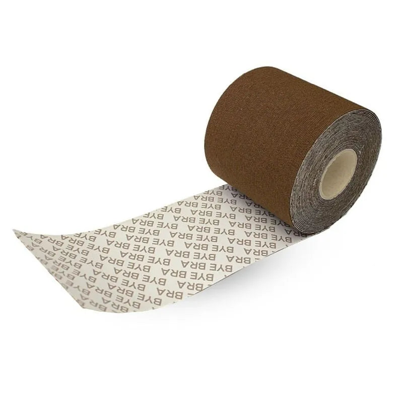 Bande corporelle adhésive marron, imperméable, extensible, sur rouleau, idéale pour maintien discret et résistant.