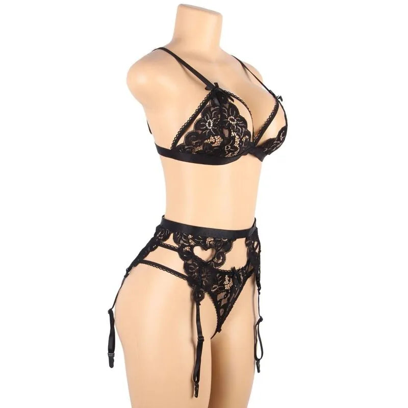 Ensemble lingerie noir trois pièces Subblime, soutien-gorge, porte-jarretelles, string dentelle, élégant et confortable.