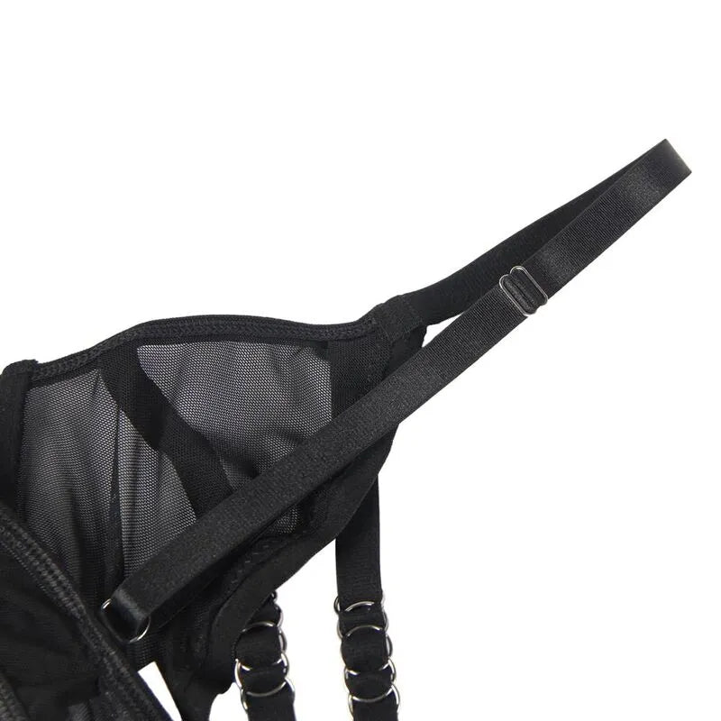Ensemble lingerie noir élégant avec détails en dentelle, bretelles ajustables et design sophistiqué pour sublimer la silho...