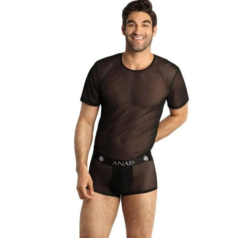 T-shirt Éros en tulle noir ajusté, finition élégante, homme souriant, lingerie Anais, mode sexy et moderne.