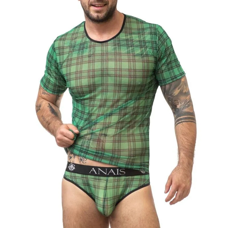 Homme portant un t-shirt magique à carreaux verts et noirs Anais, avec slips assortis, confort et style moderne.