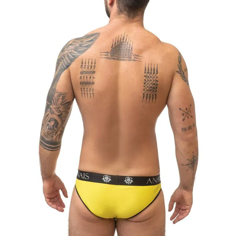 Slip jaune pour homme, coupe ajustée, bande élastique noire avec logo Anais, design sexy et confortable.
