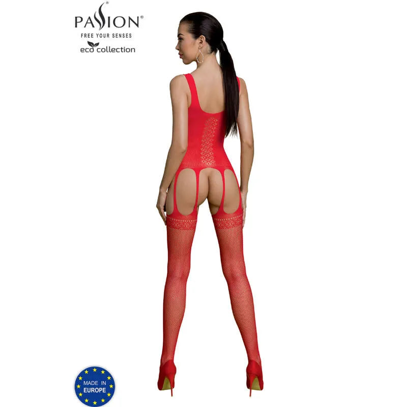 Body rouge moulant en nylon recyclé, hypoallergénique, confortable, élégant, écologique, tendance et respirant.