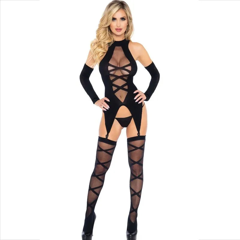 Ensemble trois pièces noir féminin glamour, body manches longues, bas résille, coupe flatteuse, soirée séduction.