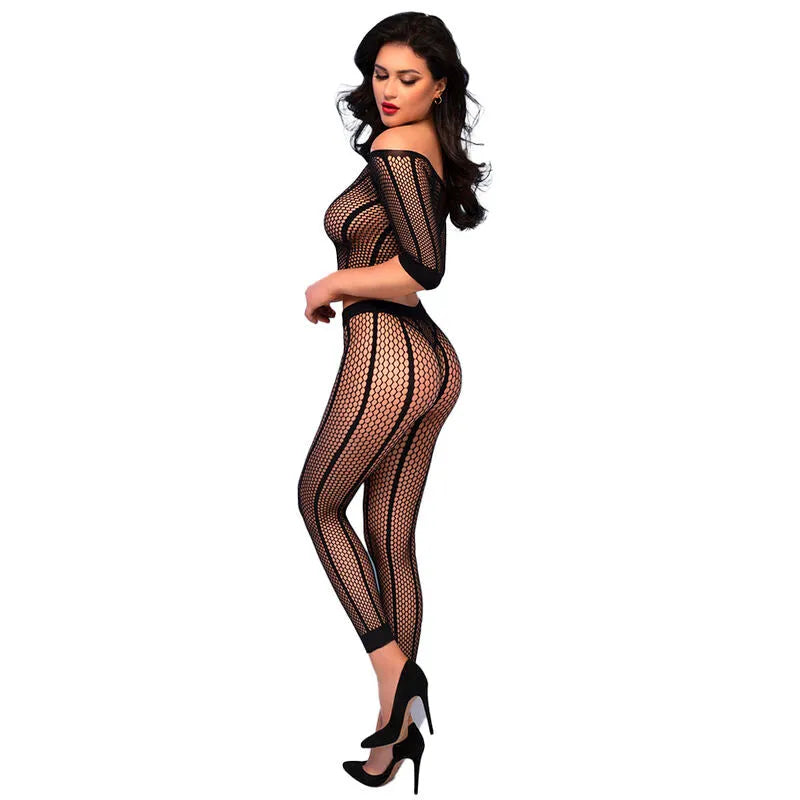 Ensemble sans couture noir ajusté, silhouette sculptante, matière extensible nylon élasthanne, confort optimal.