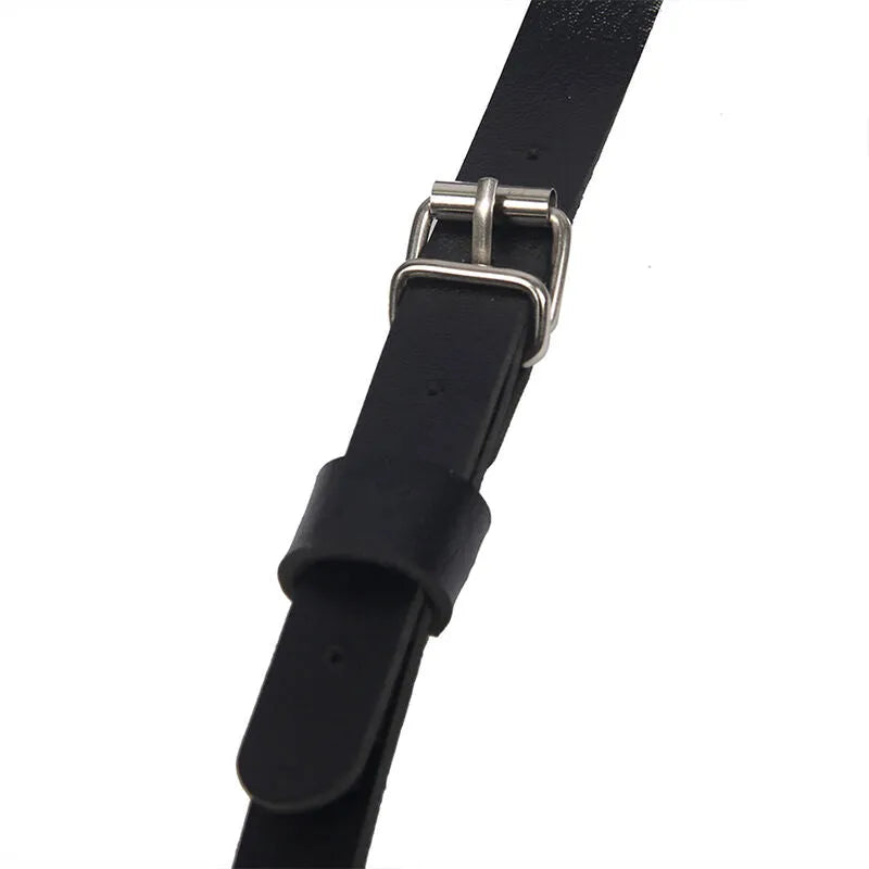 Harnais corps cuir noir avec chaînes, lingerie sexy femme, ajustable, élégant, audacieux, haute qualité, séduction.