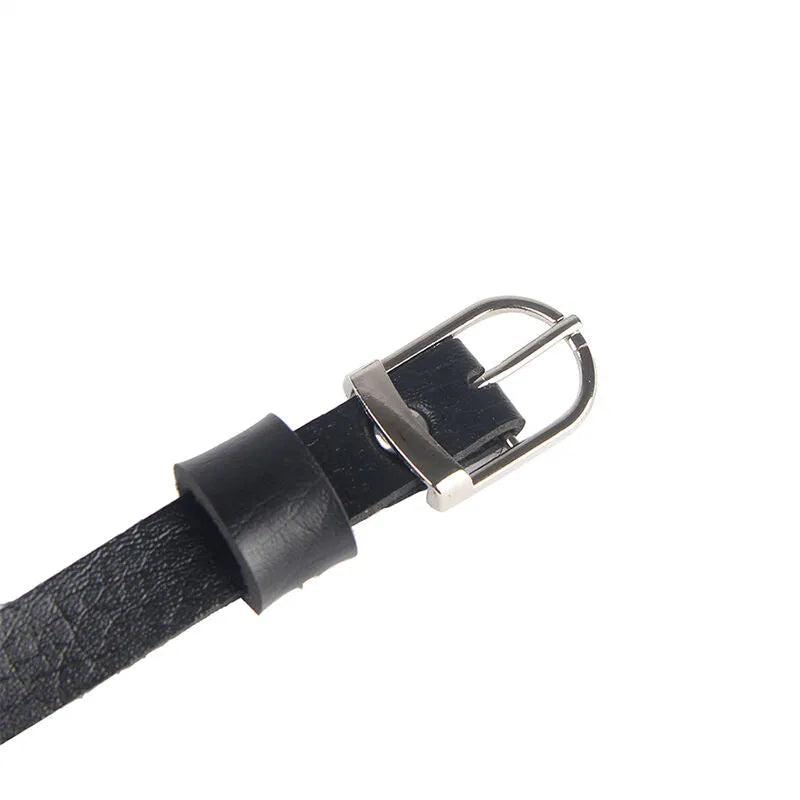 harnais poitrine cuir noir chaînes raffinées sensualité audace élégance séduisante réglable taille unique confort qualité luxe glamour sophistiqué