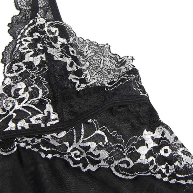 Babydoll lingerie grande taille noire en tulle et dentelle, détails floraux délicats, élégance et confort Subblime.