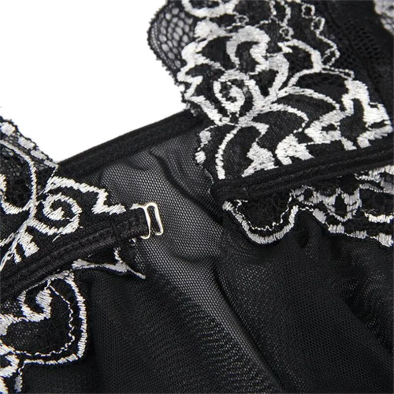 Babydoll grande taille en tulle noir et dentelle florale, détails élégants et confortables, Subblime USA.