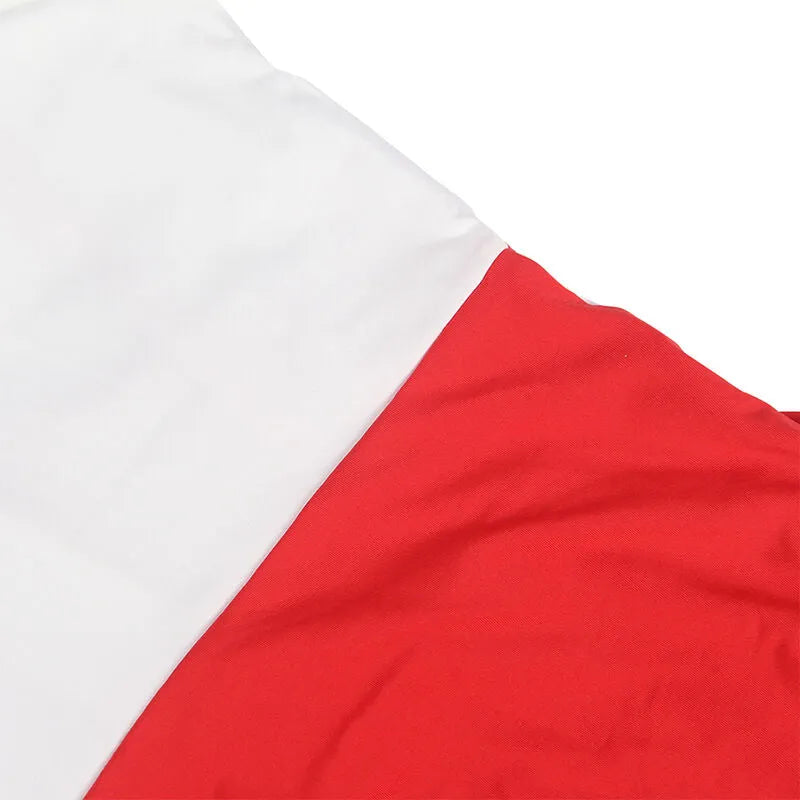 Costume infirmière sexy rouge et blanc en polyester, moulant et élégant, avec détails raffinés et confort optimal.
