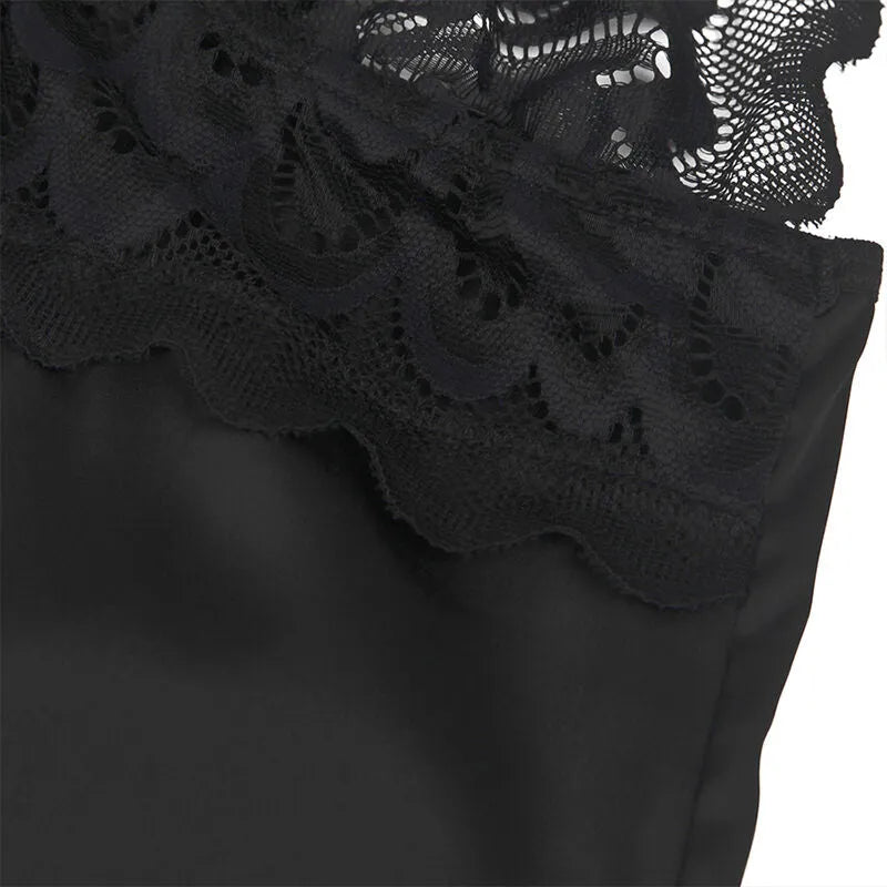Babydoll noire en dentelle Subblime, design élégant et sophistiqué, matière douce et confortable pour femmes séduisantes.