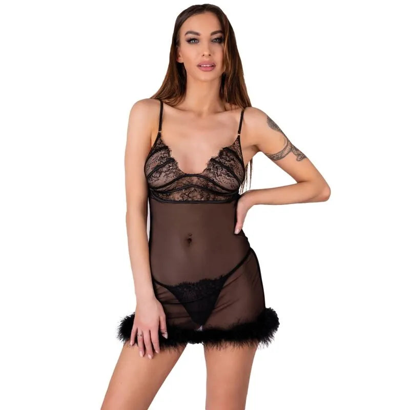 ensemble lingerie noire dentelle semi transparente confort élégant femmes maille douce extensible haut fines bretelles string assorti polyamide elasthanne silhouette