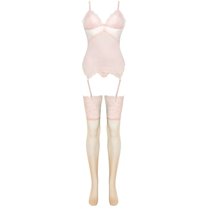 Ensemble lingerie trois pièces rose pâle en dentelle, corset ajustable, bas délicats, élégant et raffiné pour femme.