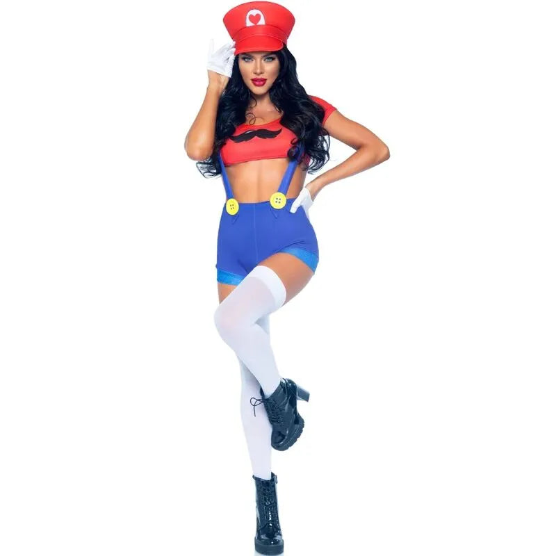 Costume sexy Mario femme: crop top rouge, short bleu à bretelles, casquette rouge, look jeu vidéo Halloween.