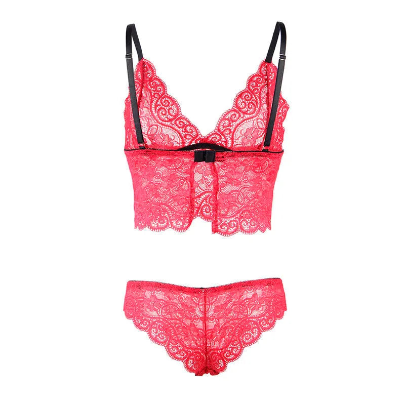 Ensemble lingerie grande taille rouge en soie et dentelle, soutien-gorge et culotte, sexy et confortable, luxe raffiné.