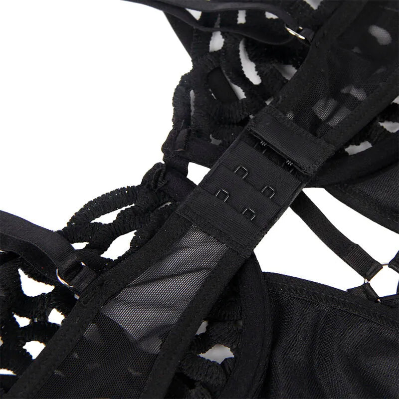 Body dentelle noire élégante, coupe sensuelle, détails délicats, confort maximisé, pour femme moderne et sophistiquée.