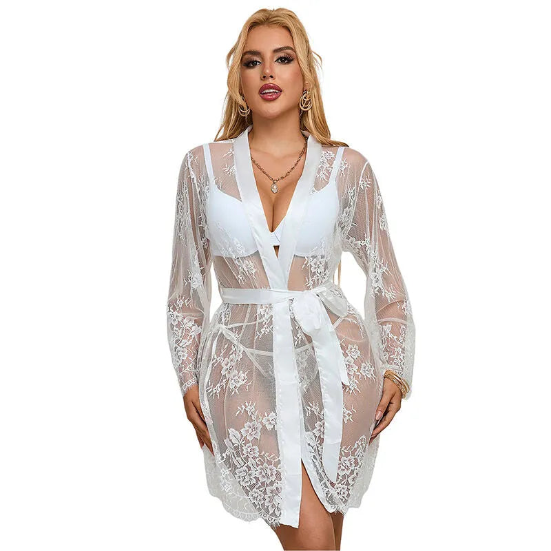 Chemise de nuit blanche florale, manches longues, grande taille, élégante et sexy, confort et sophistication.