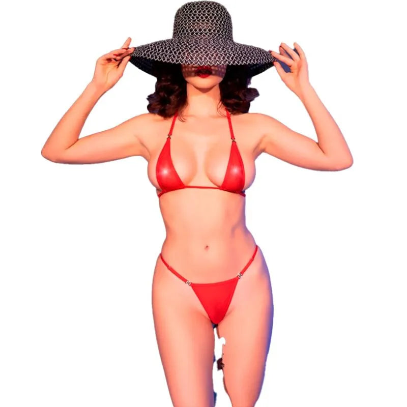 Bikini noir tulle transparent avec strass, bijou élégant et sensuel, allure sophistiquée et séduisante.