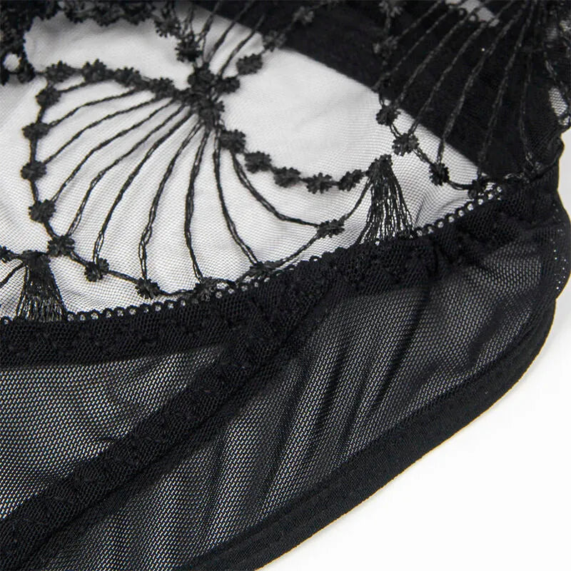 Body dentelle noire avec découpes creuses, transparence élégante, ajustement parfait, polyester élasthanne.