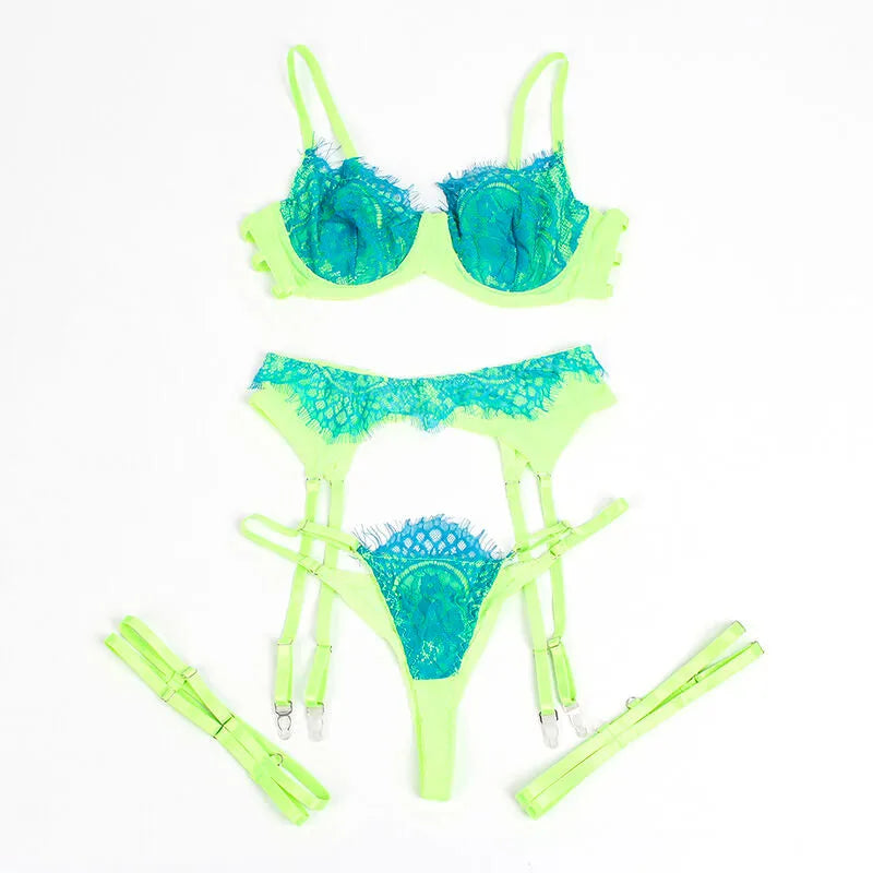 Ensemble lingerie vert dentelle cils, bretelles réglables, design moderne et sensuel, polyester élasthanne.