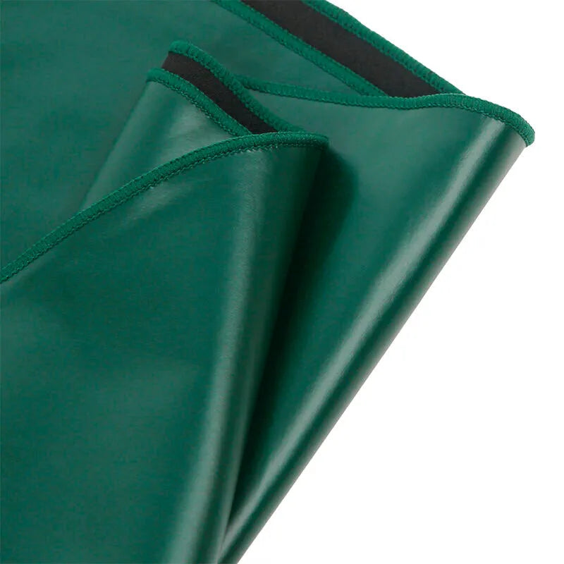 Chemise de nuit verte similicuir, bretelles réglables, moulante, élégante et confortable, finition brillante luxueuse.