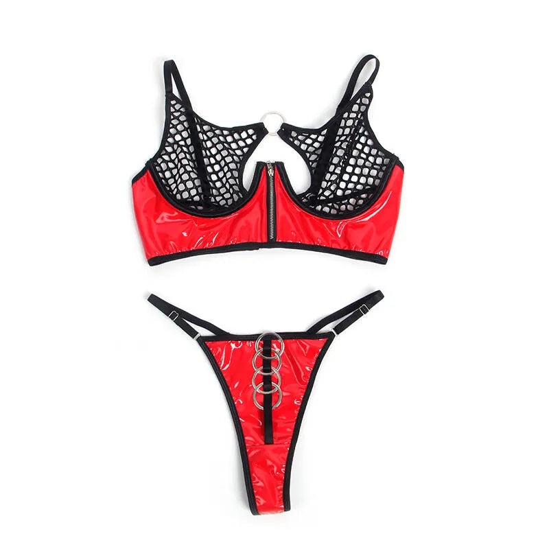 Ensemble lingerie rouge similicuir et maille, fermeture éclair avant, design sensuel et audacieux, confortable et moulant.