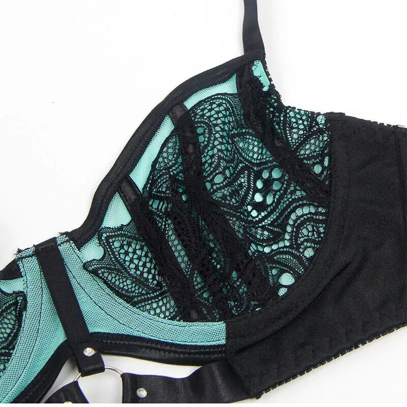 Ensemble lingerie dentelle verte, soutien-gorge push-up, élégant et raffiné, motif floral, moderne et séduisant.