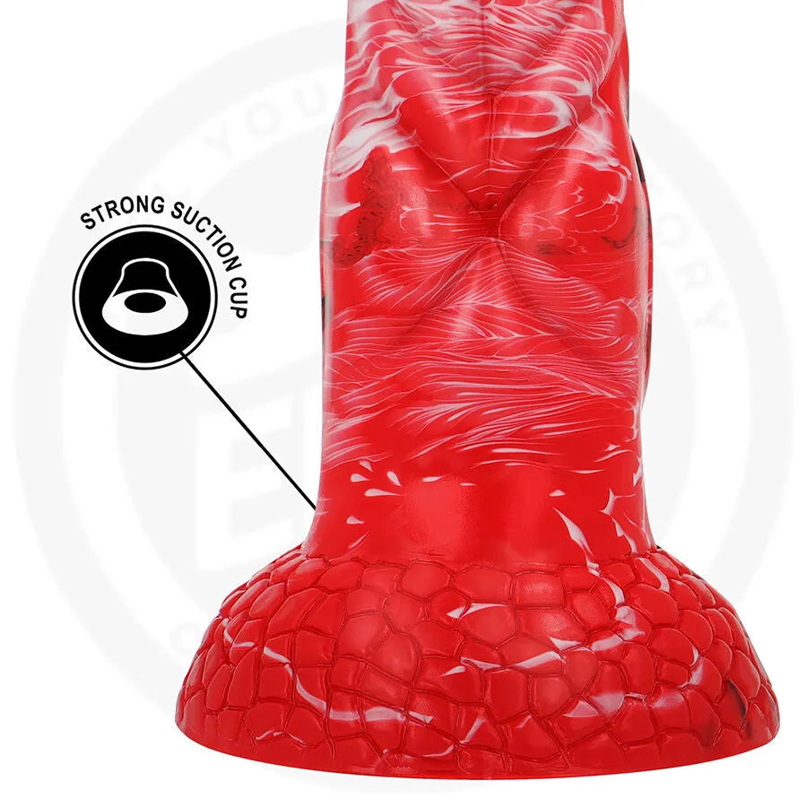 Dildo rouge Agnis Crimson Fire, design enveloppant, silicone épais, ventouse puissante, texture inspirée des flammes.