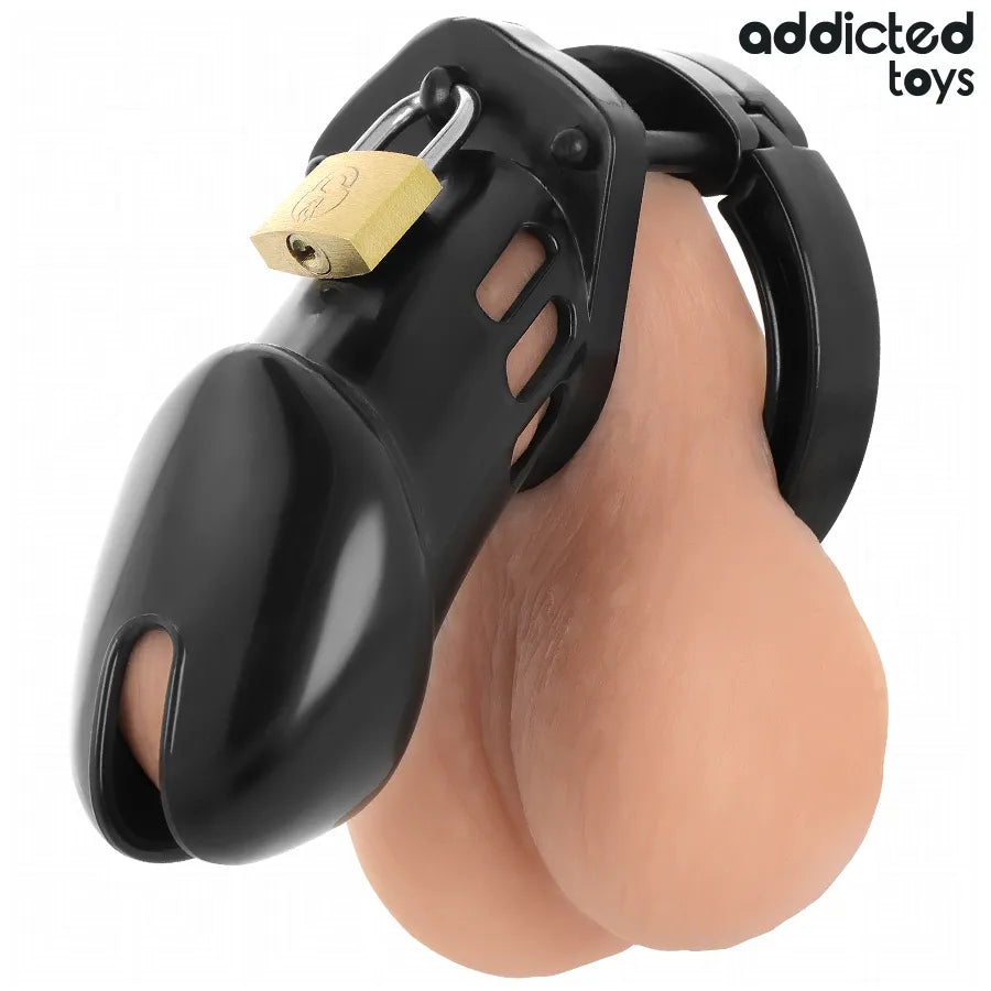 Cage de chasteté pénis noire en acier inoxydable, ergonomique, avec ventilation et verrouillage sécurisé, finition polie.