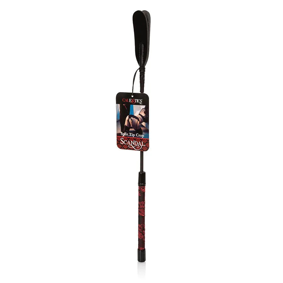 Cravache fétichiste rouge pointe fendue, 45cm, design chic, manche noir et rouge, accessoire bondage CalExotics.