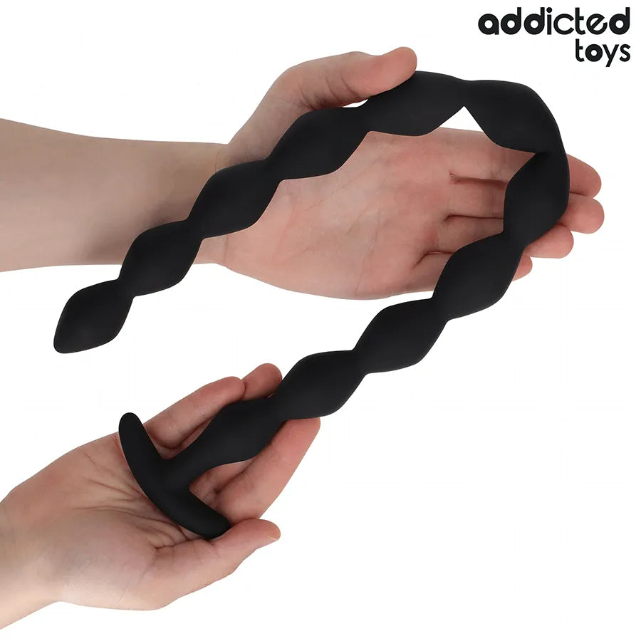 Plug anal extra long noir Addicted Toys, forme torsadée, tenue en main, idéal pour stimulation anale profonde.