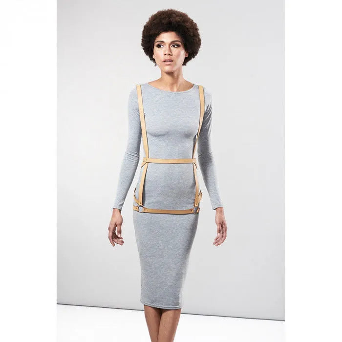 Harnais robe marron végane ajustable, style BDSM, bretelles croisées, mode érotique sophistiquée, polyuréthane recyclé.