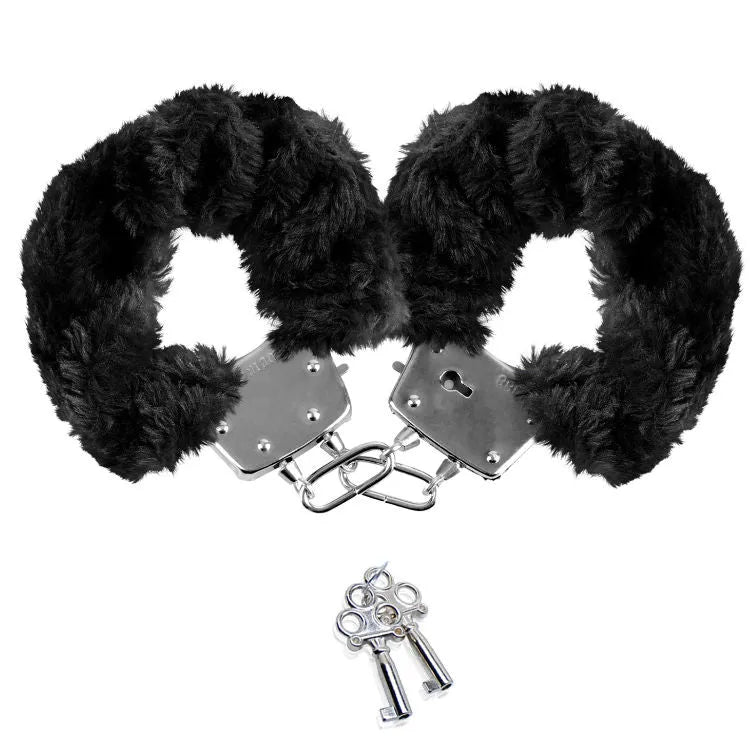 Ensemble bondage débutant en satin noir, menottes fourrure, fouet perlé, plume, masque pour exploration érotique sensuelle.